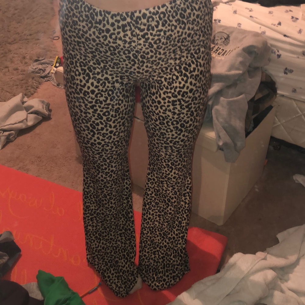 Forever 21 cheetah yoga pants
